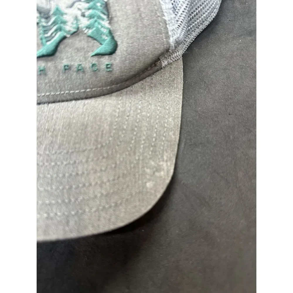 The North Face Snapback Hat Trucker Cap‎ Adult Gray Bear Landscape